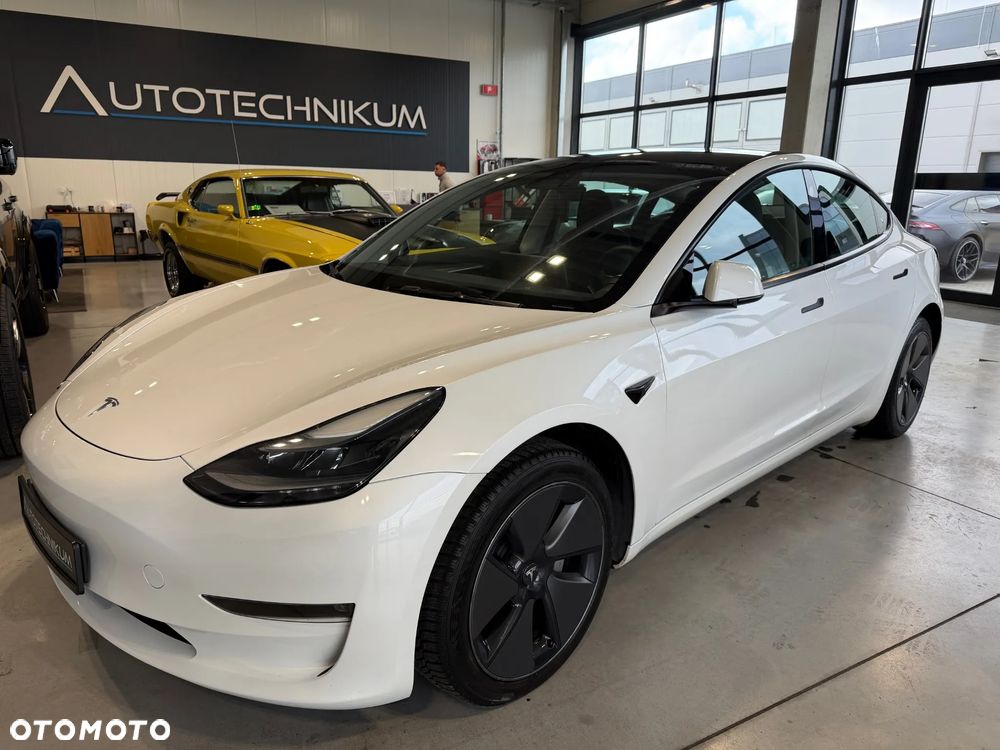 Tesla Model 3 - 1