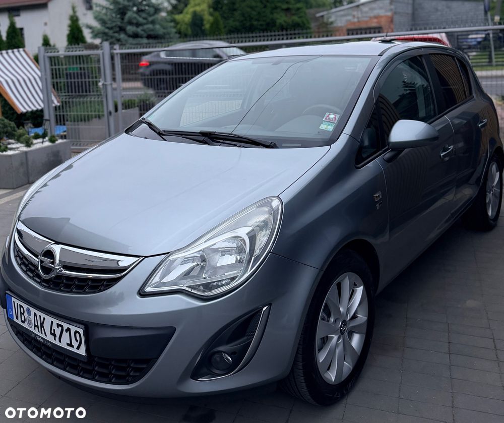 Opel Corsa 1.4 16V Innovation 110 Jahre - 2