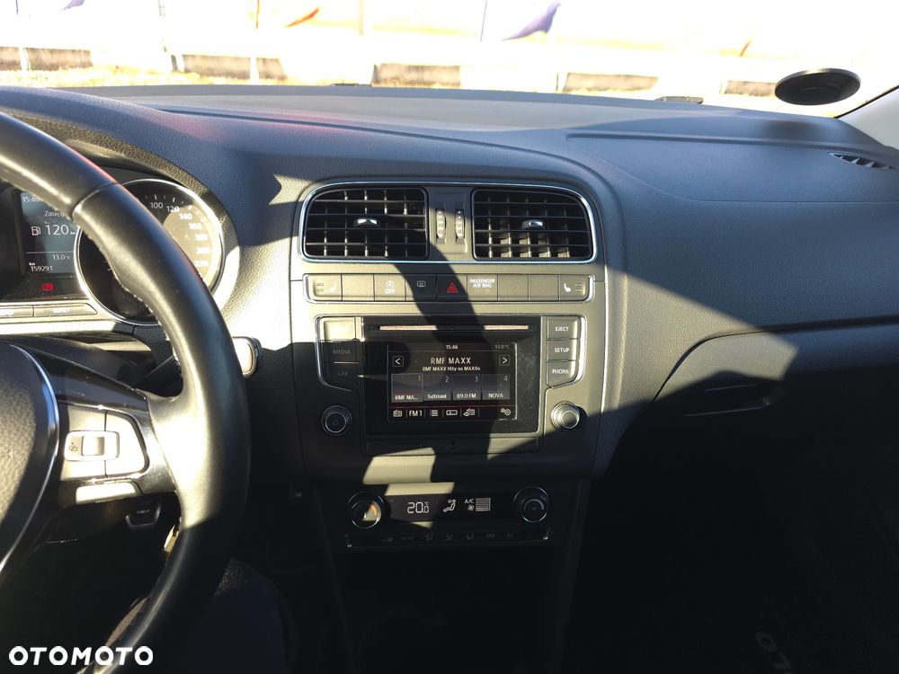 Volkswagen Polo 1.2 TSI Comfortline - 26