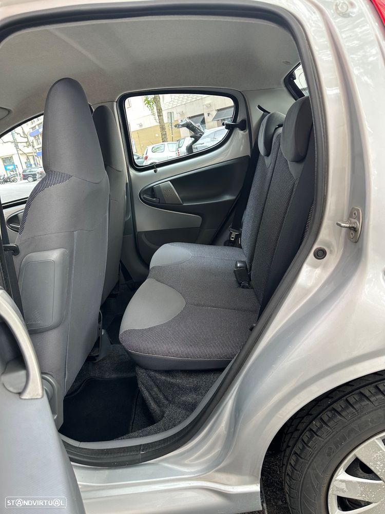 Peugeot 107 1.0 Urban - 6