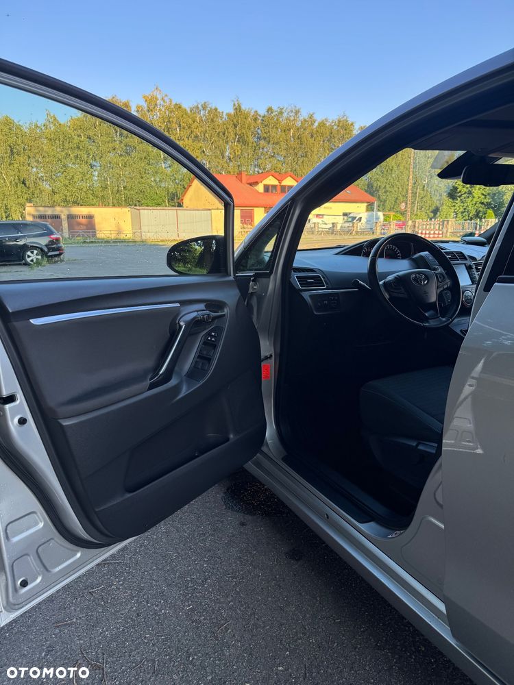 Toyota Verso 1.8 Sol plus NAVI 7os - 18