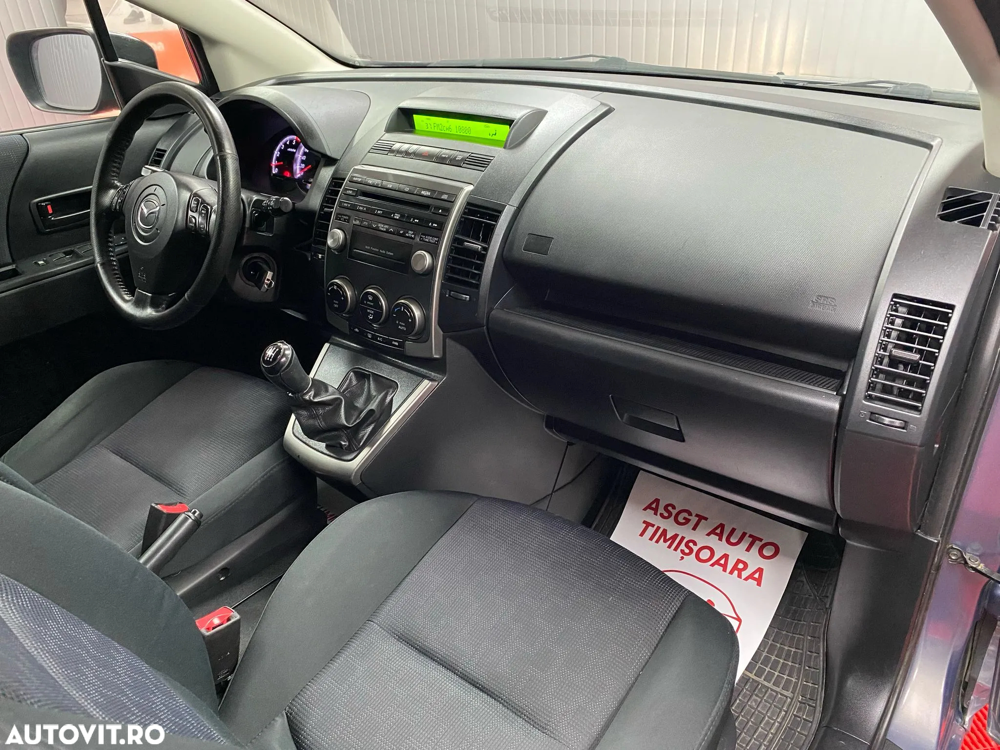 Mazda 5 - 10