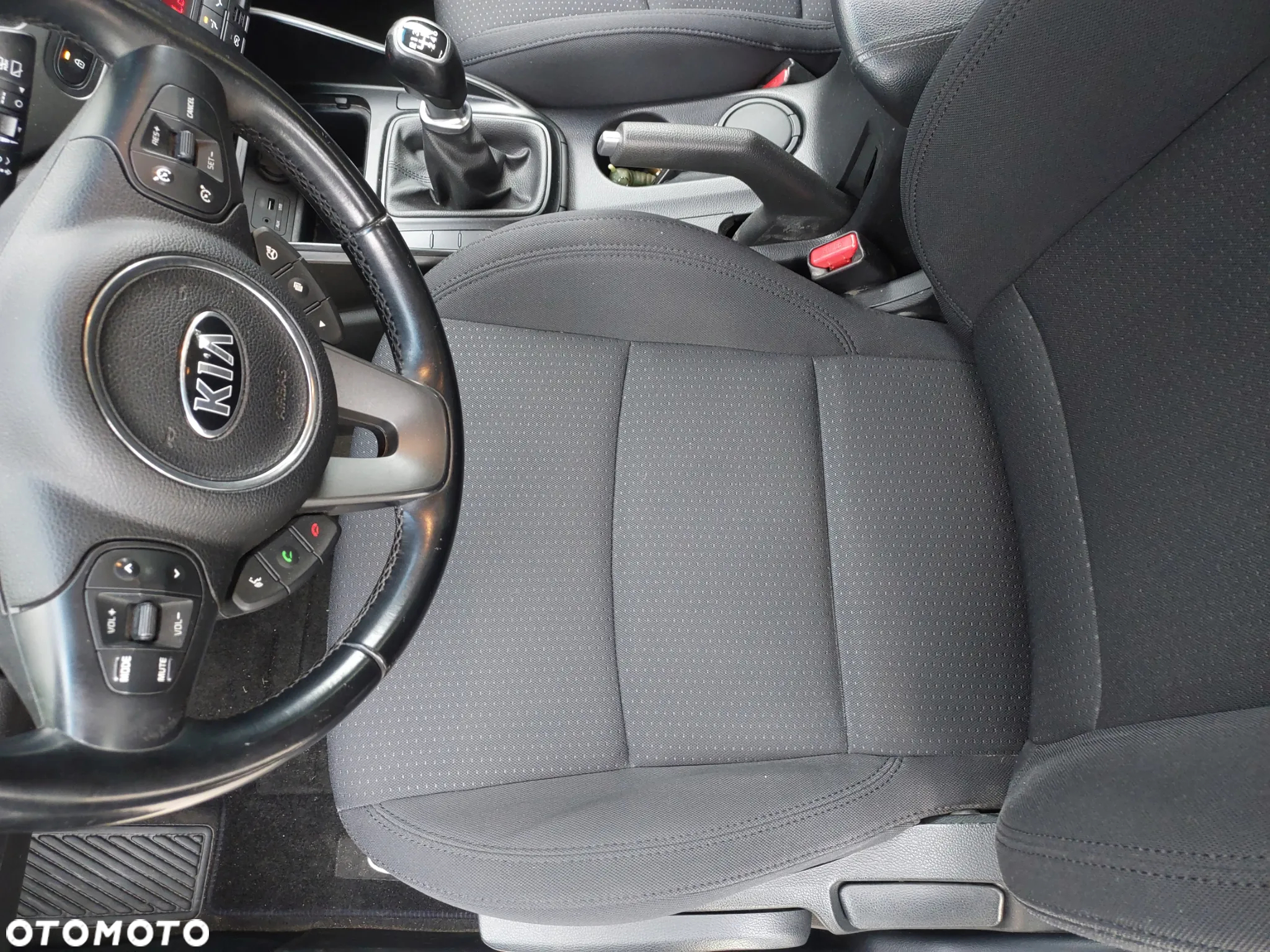 Kia Carens 1.6 GDI Business Line EU6 - 9