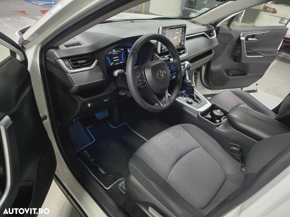 Toyota RAV4 - 3