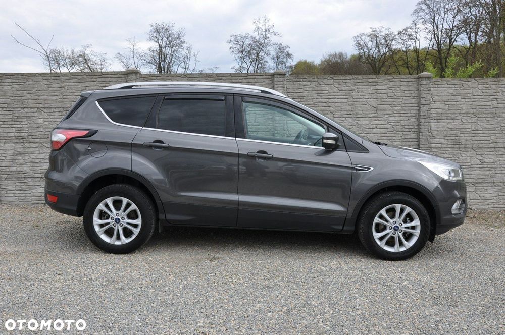 Ford Kuga 1.5 EcoBoost 2x4 Titanium - 6