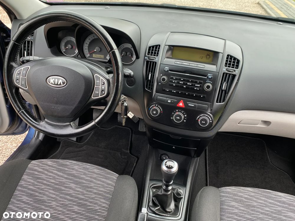 Kia Ceed 1.4 CVVT Attract - 29