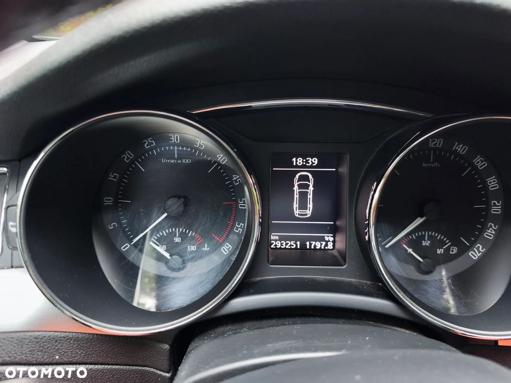 Skoda Superb 2.0 TDI Platinum Outdoor DSG - 24