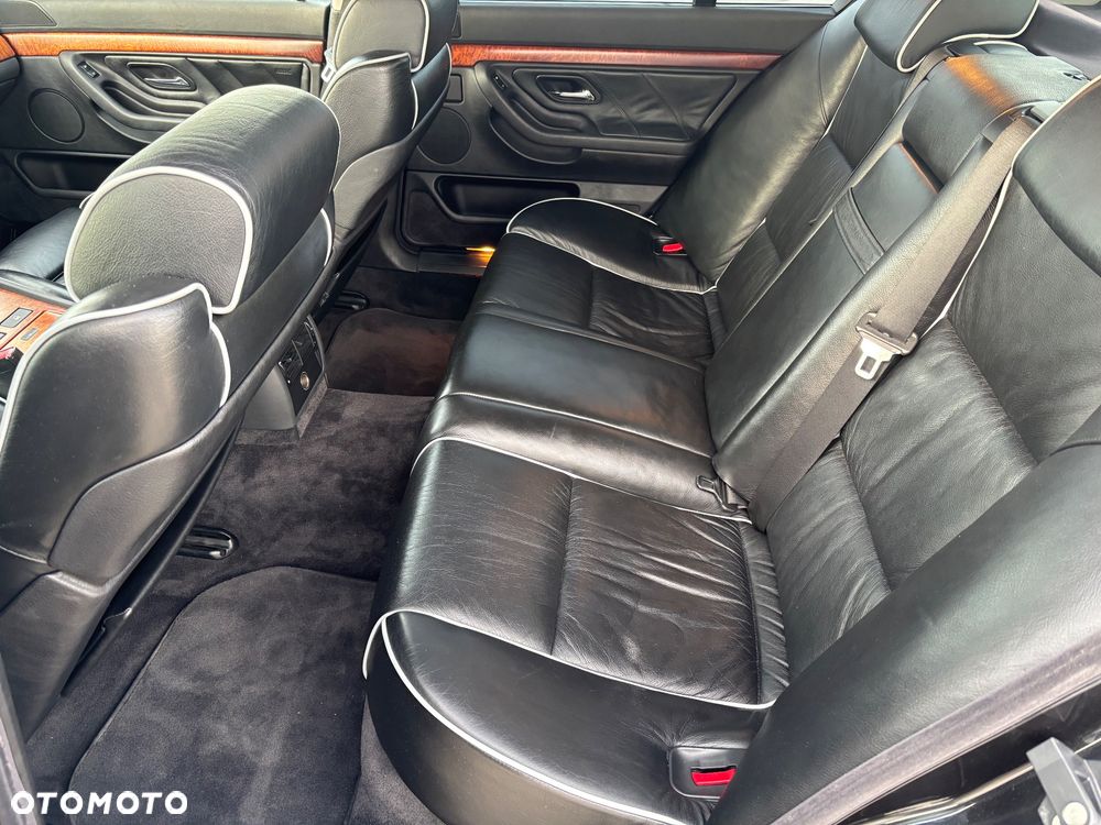 BMW Seria 7 - 10