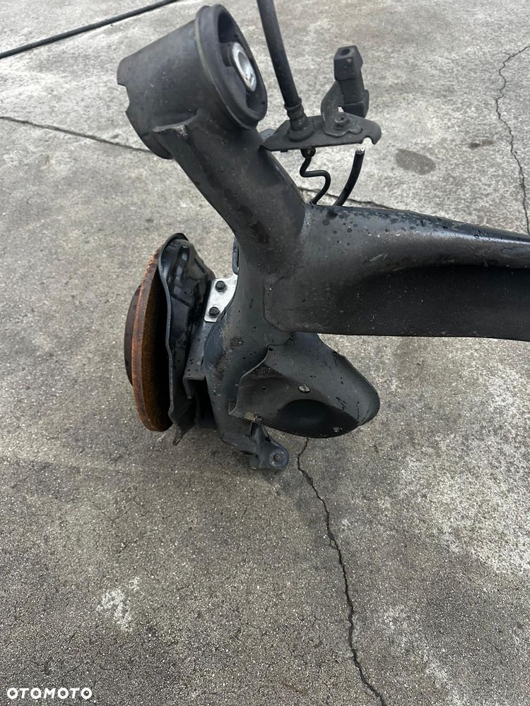 Tylna OŚ Belka Fiat 500L Tarcze Kompletna stan bdb - 8