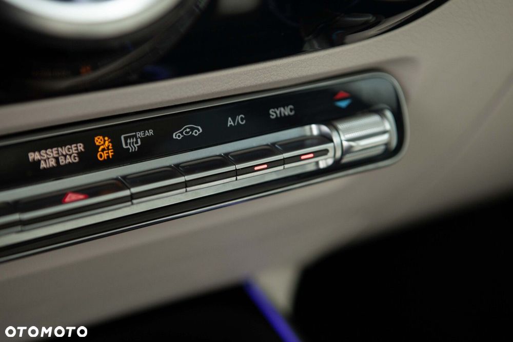 Mercedes-Benz GLA 200 mHEV Progressive 7G-DCT - 31