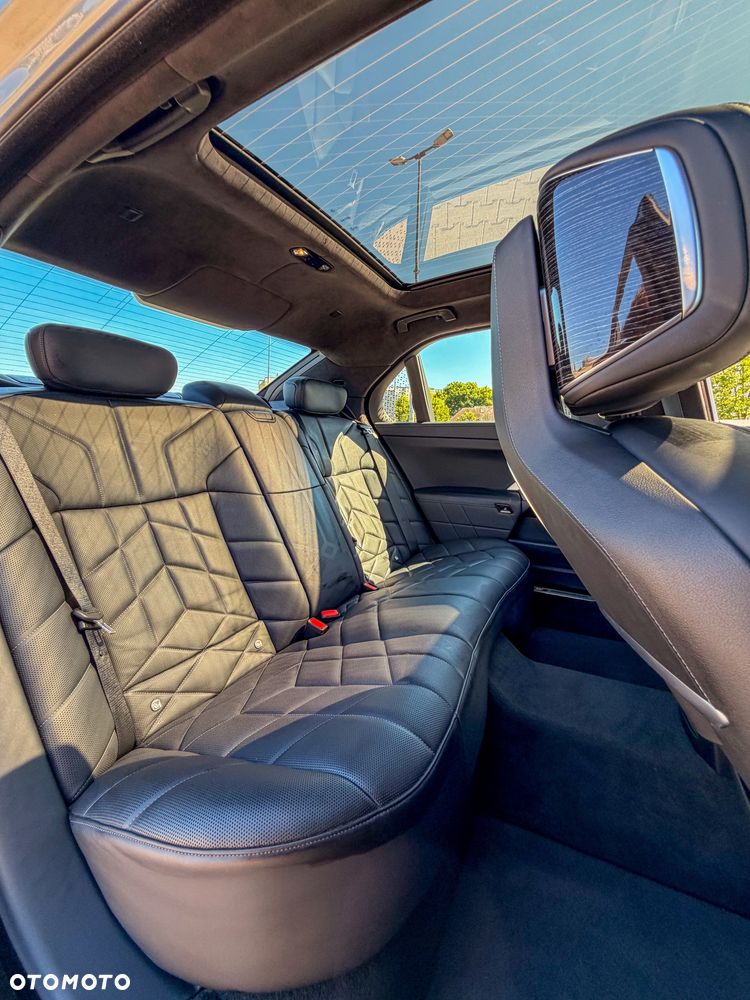 BMW Seria 7 730d xDrive mHEV - 13
