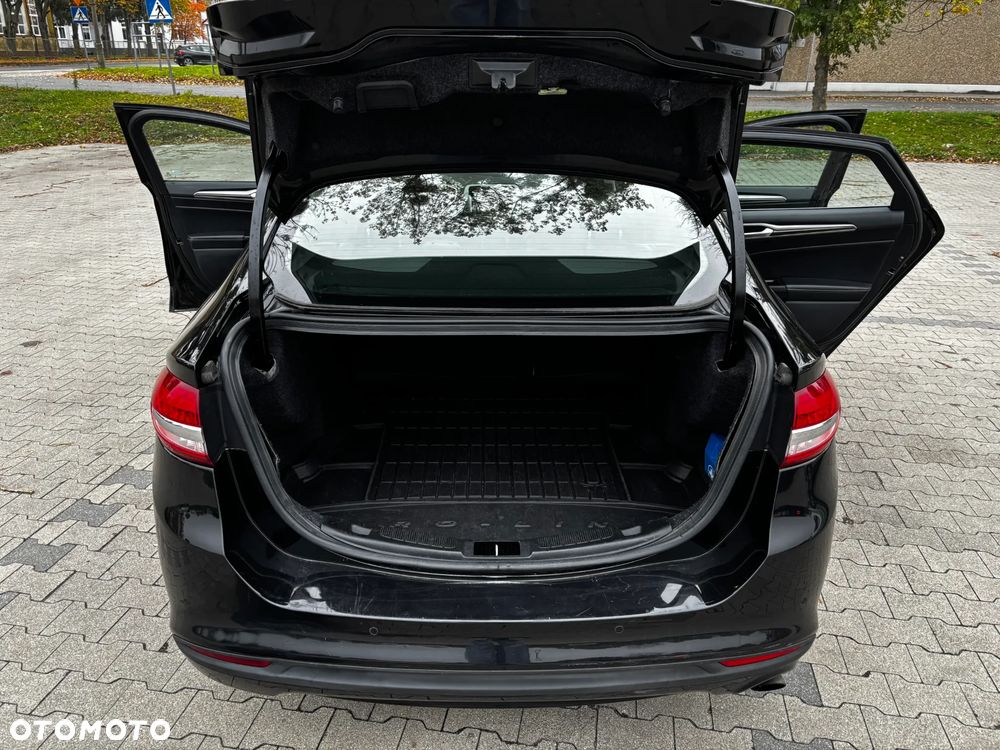 Ford Fusion - 16