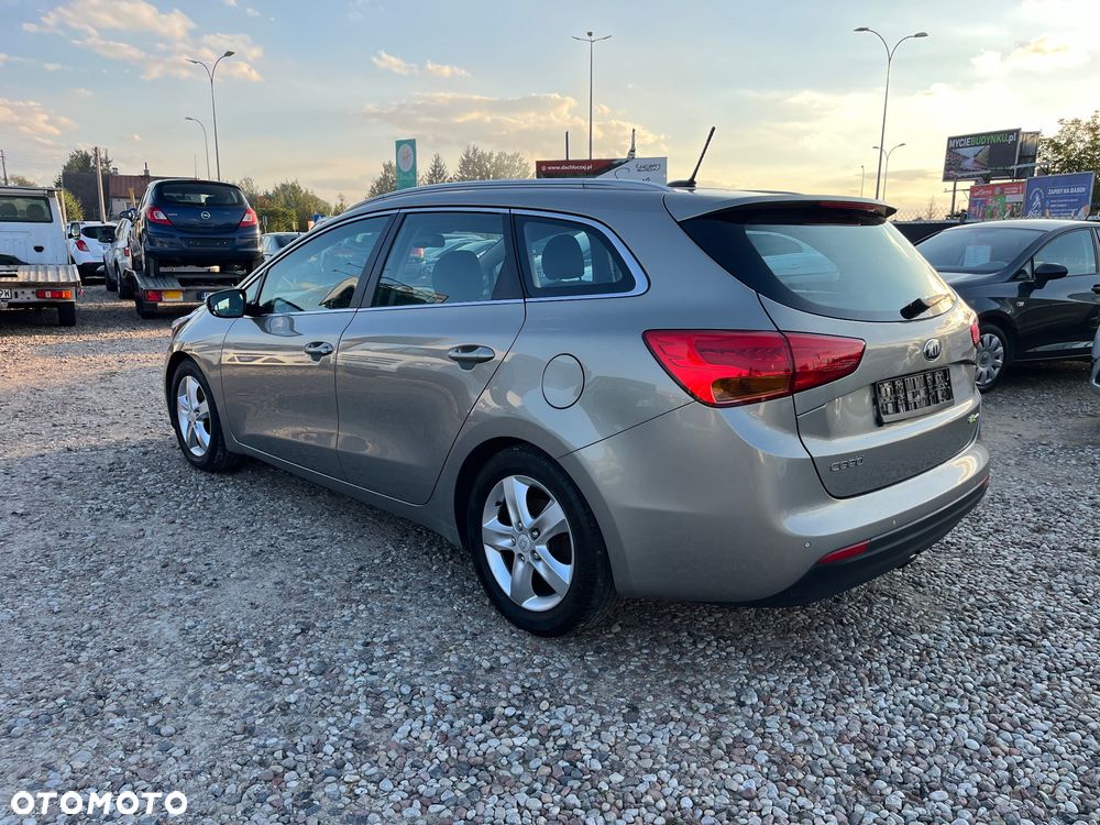 Kia Ceed 1.6 GDI ISG Spirit - 38