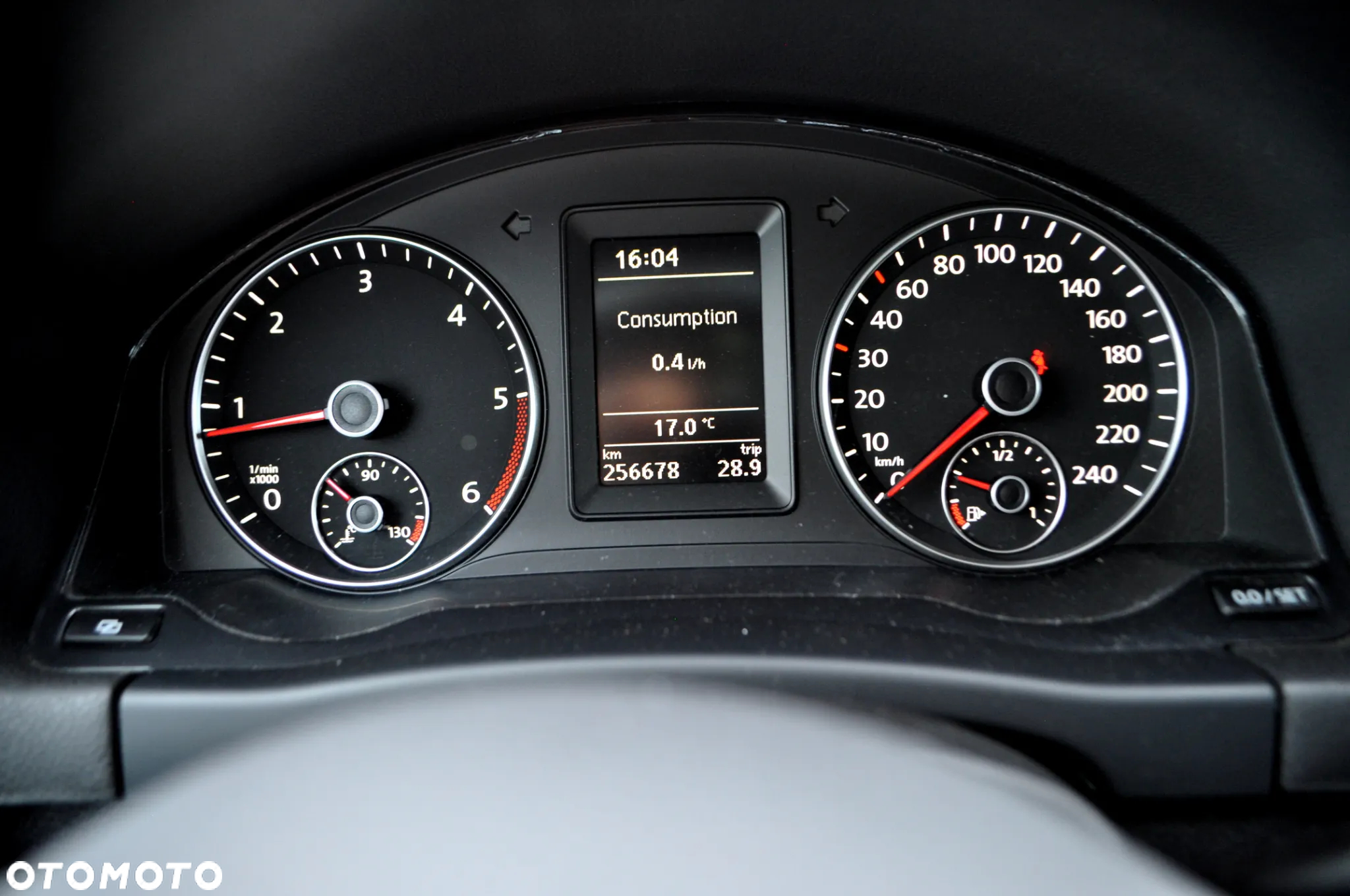 Volkswagen Golf Plus 1.6 TDI Comfortline - 28