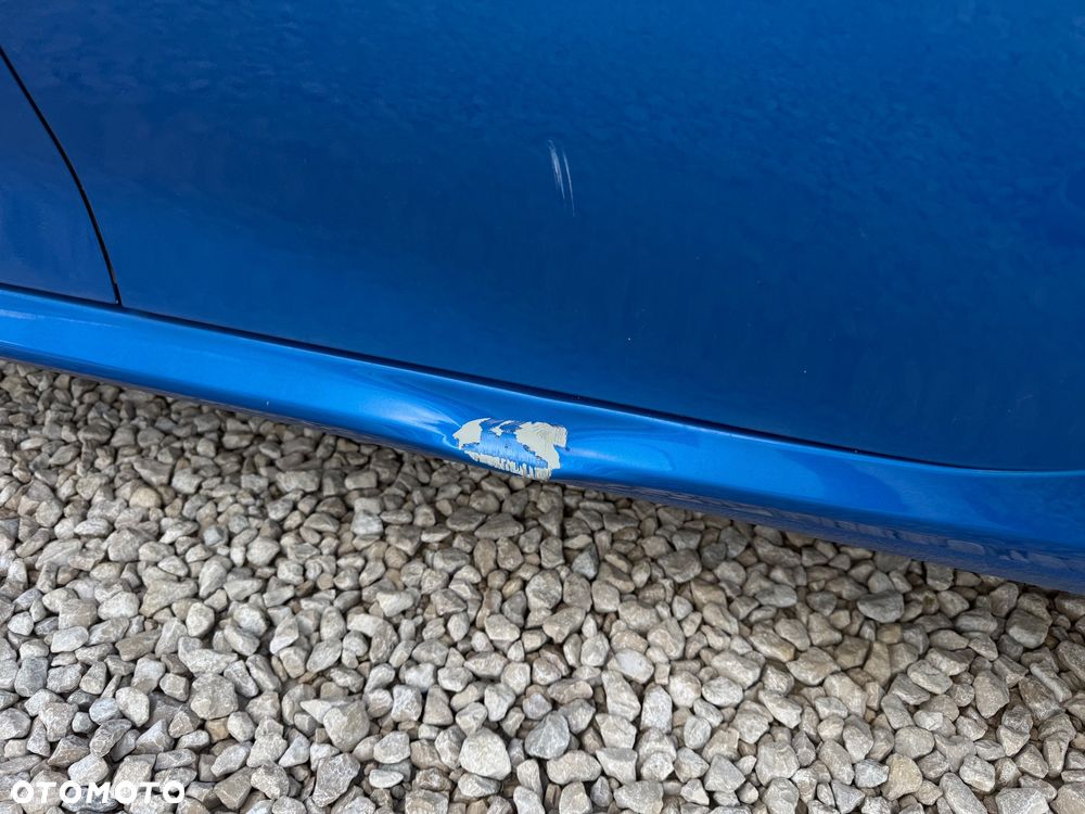 Peugeot 208 - 25