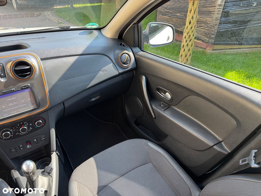 Dacia Sandero TCe 90 Celebration - 14