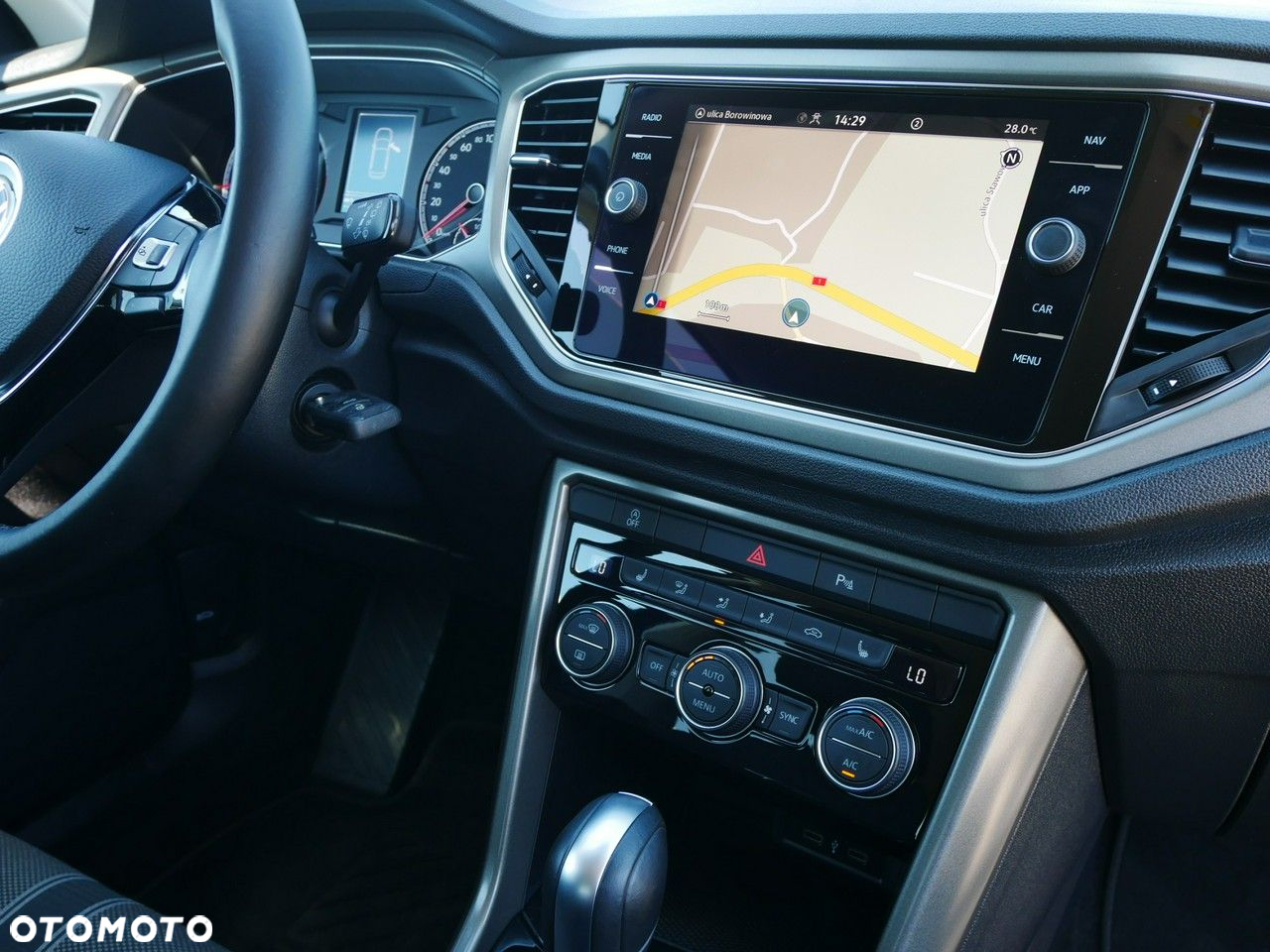 Volkswagen T-Roc - 23
