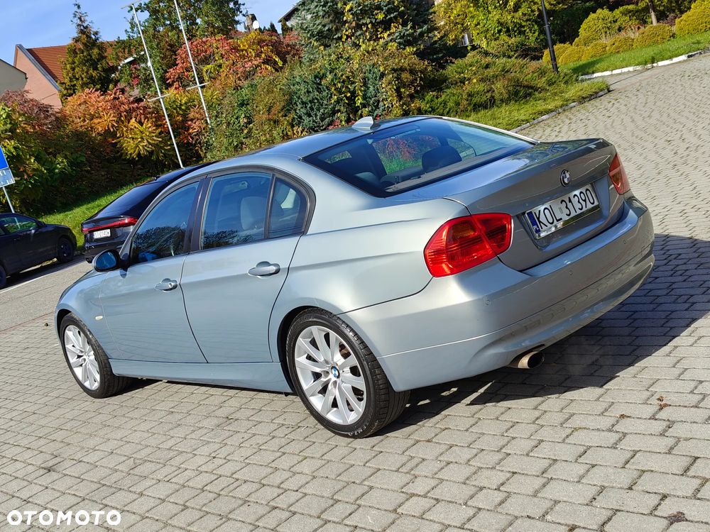BMW Seria 3 320i - 16