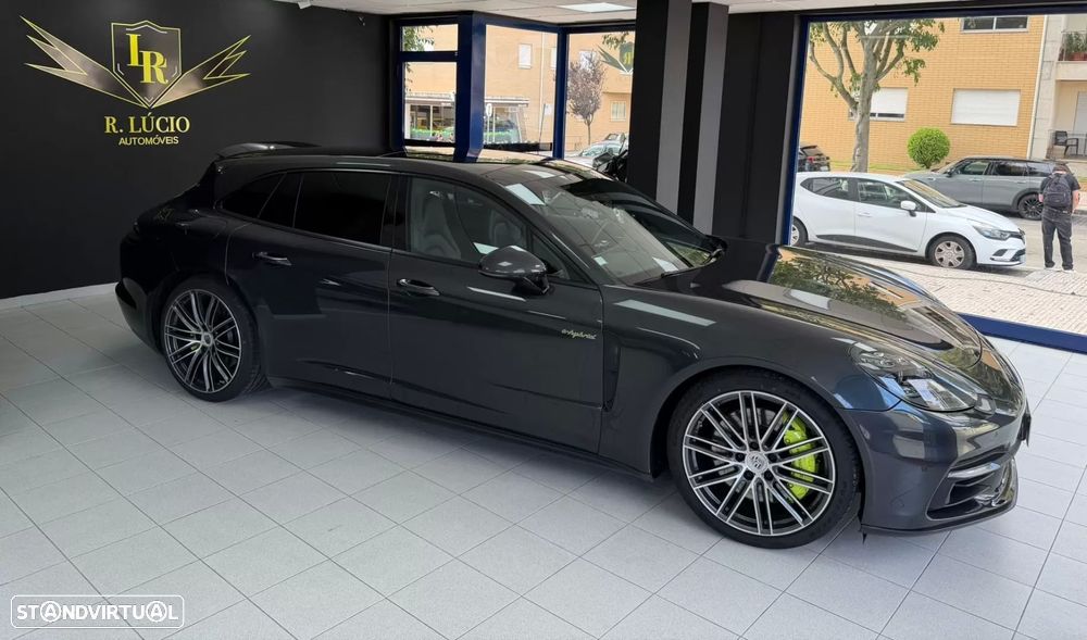 Porsche Panamera Sport Turismo 4 E-Hybrid - 2