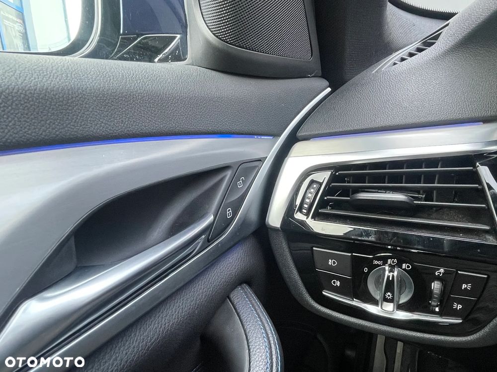 BMW Seria 5 530d xDrive M Sport sport - 37