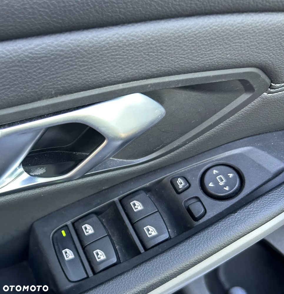 BMW Seria 3 320d Sport Line Shadow - 13