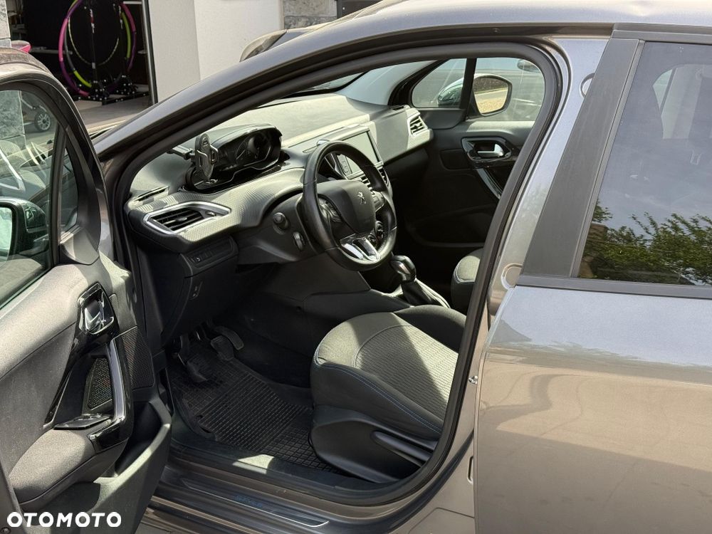 Peugeot 208 - 3