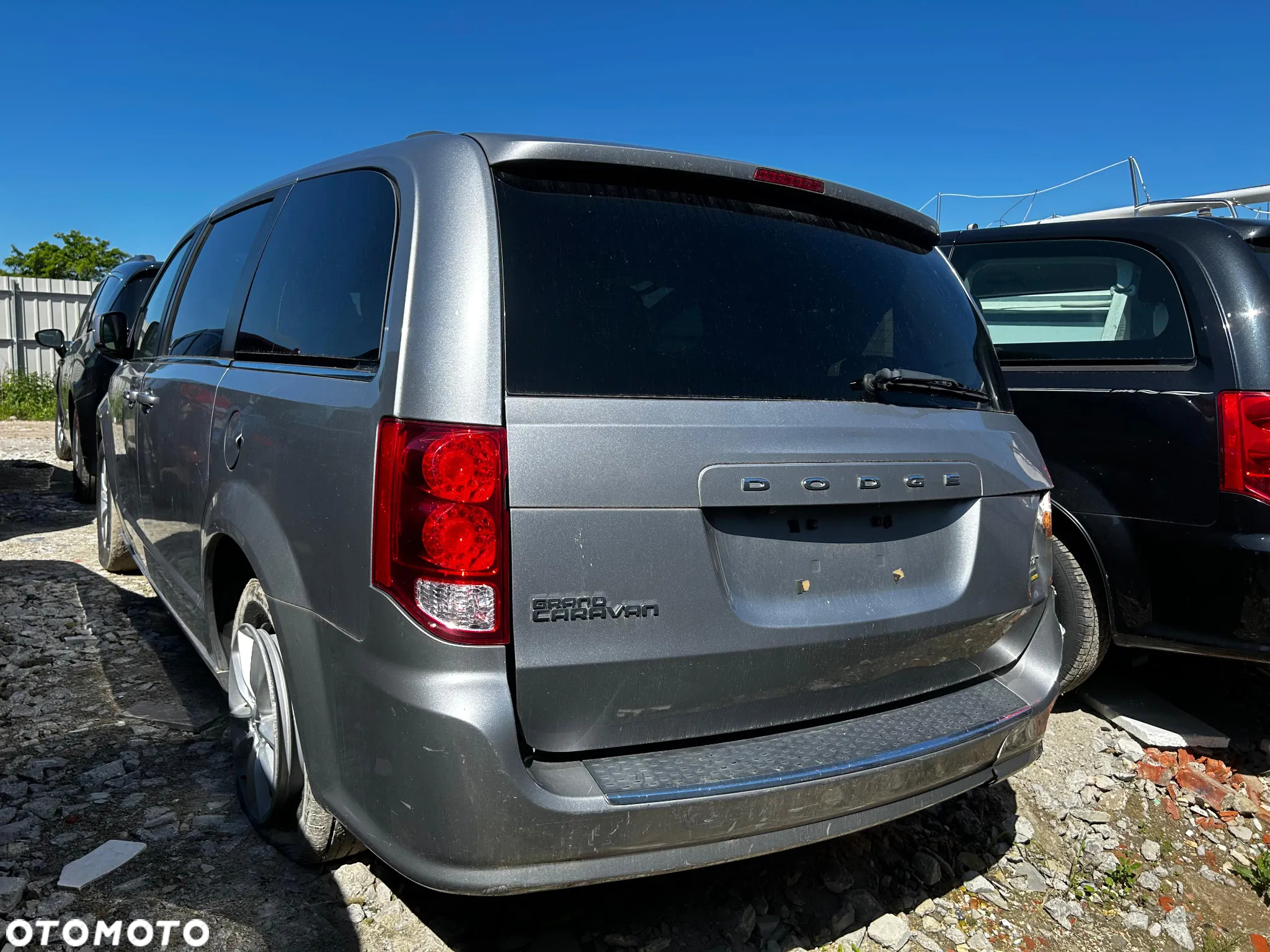 Dodge Grand Caravan - 4