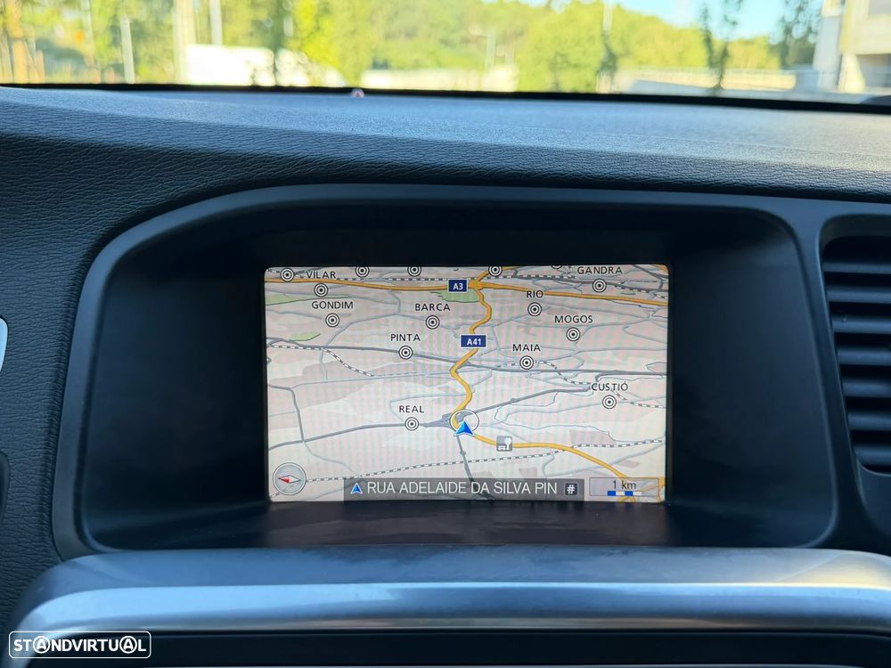 Volvo V60 D2 Momentum - 11