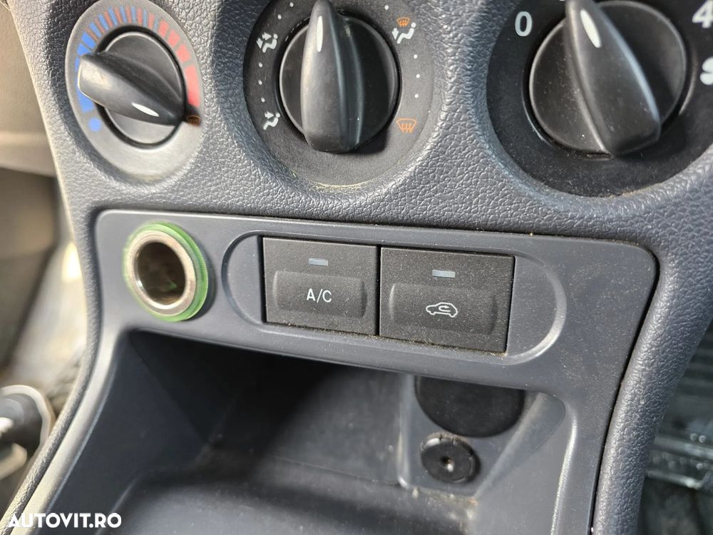 Ford Transit Connect - 9