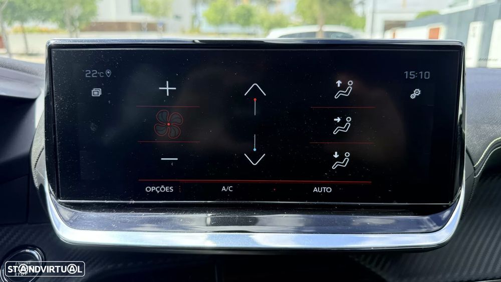 Peugeot 2008 PureTech 130 EAT8 GT - 24