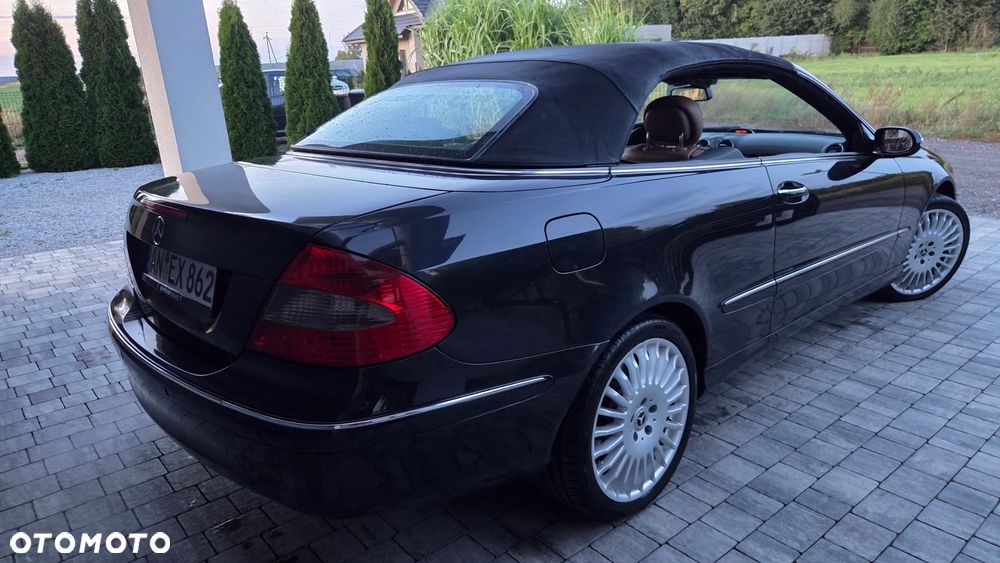 Mercedes-Benz CLK - 27