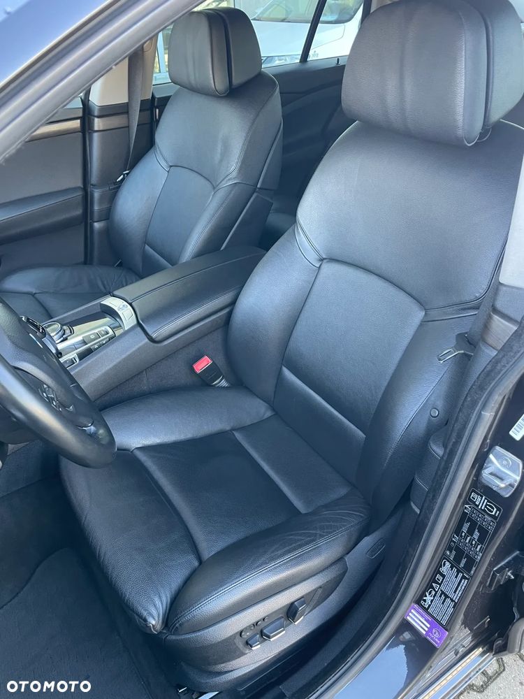 BMW Seria 5 530d xDrive Sport-Aut - 11