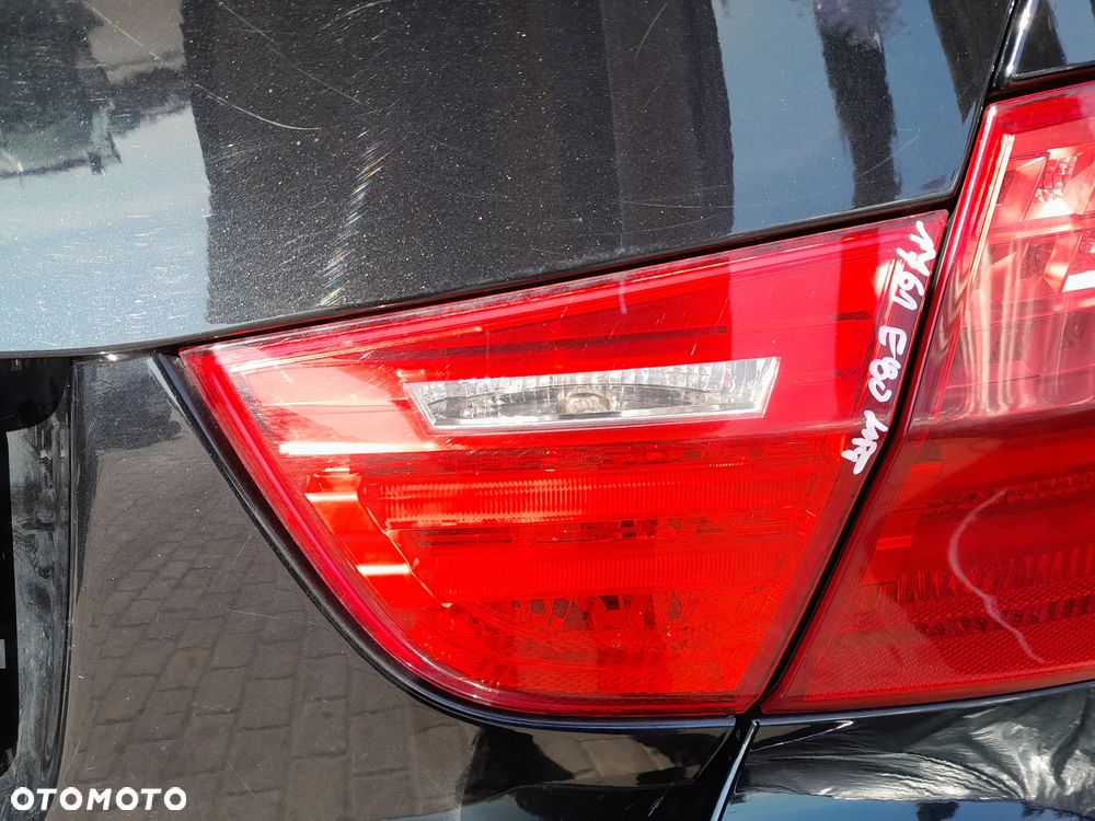 BMW E90 LAMPA PRAWA TYLNA PRAWY TYŁ W KLAPE LIFT - 2