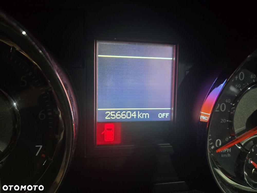 Chrysler Town & Country 3.6 Limited - 13