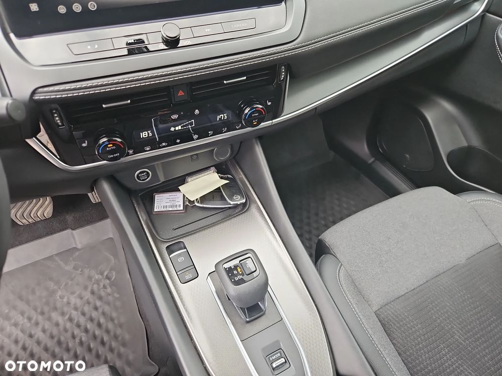 Nissan Qashqai 1.3 DIG-T MHEV N-Connecta Xtronic - 16