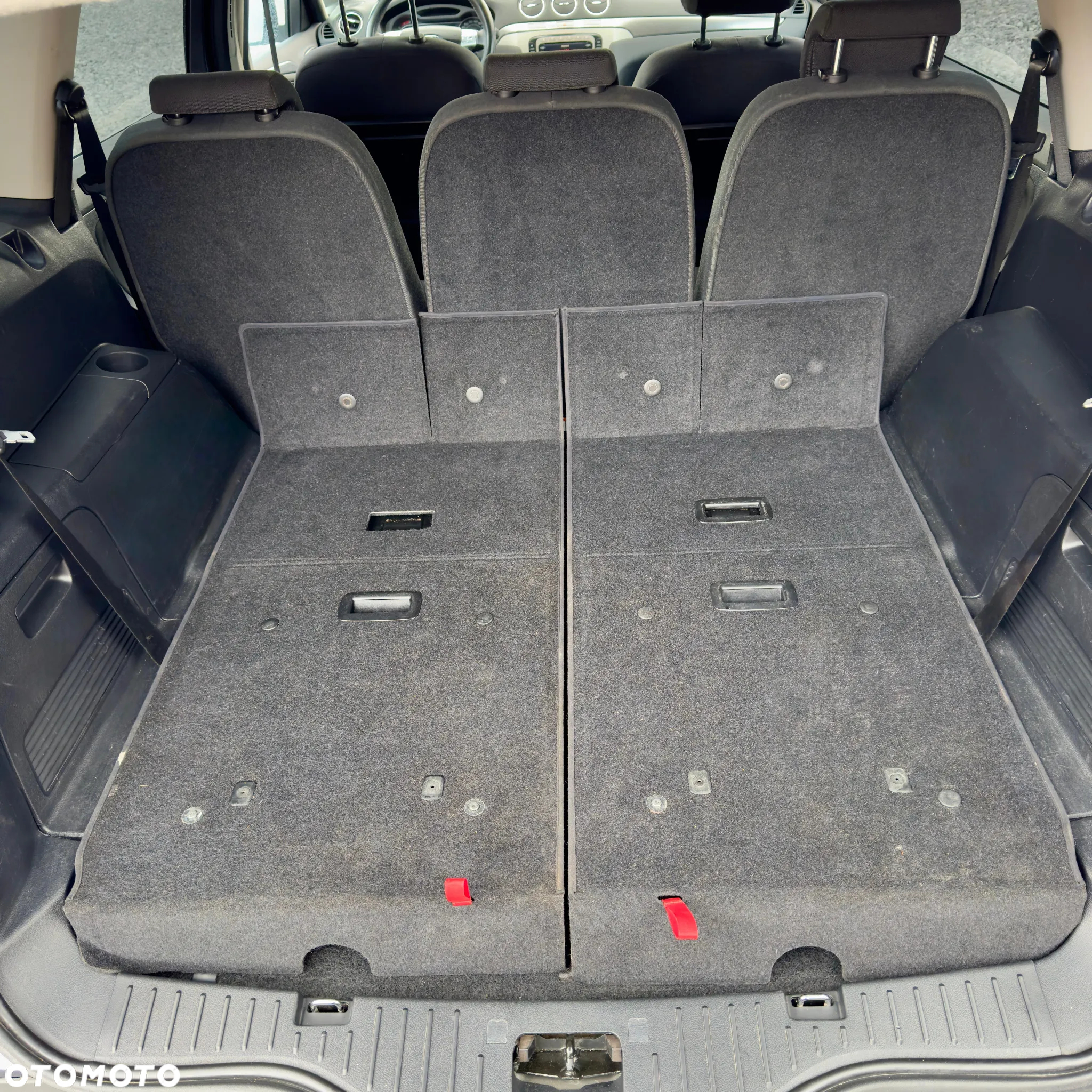 Ford S-Max - 34