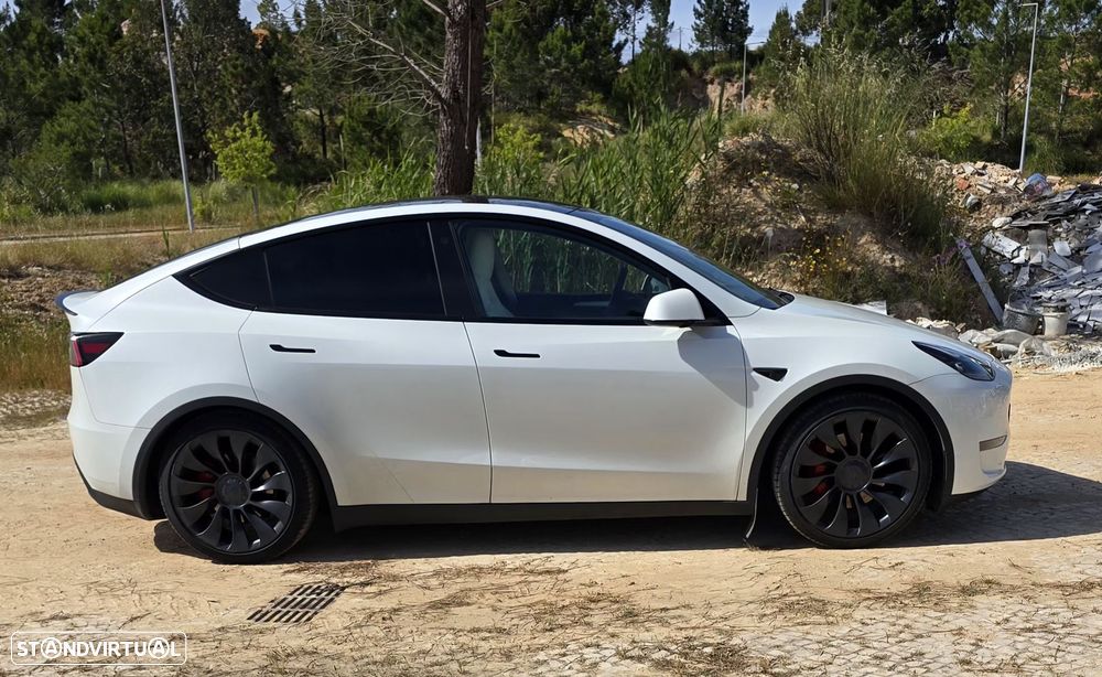 Tesla Model Y Performance Dual Motor AWD - 5