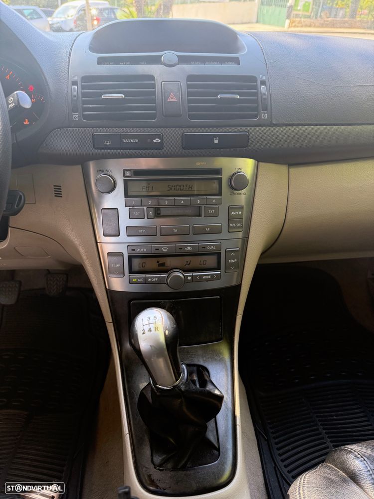 Toyota Avensis SW 2.0 D-4D - 13