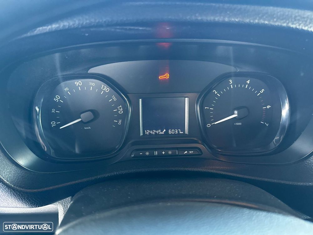 Opel Vivaro 1.5 CDTi L3H1 Essentia - 15