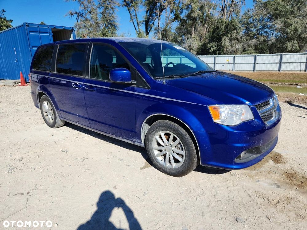 Dodge Grand Caravan - 5
