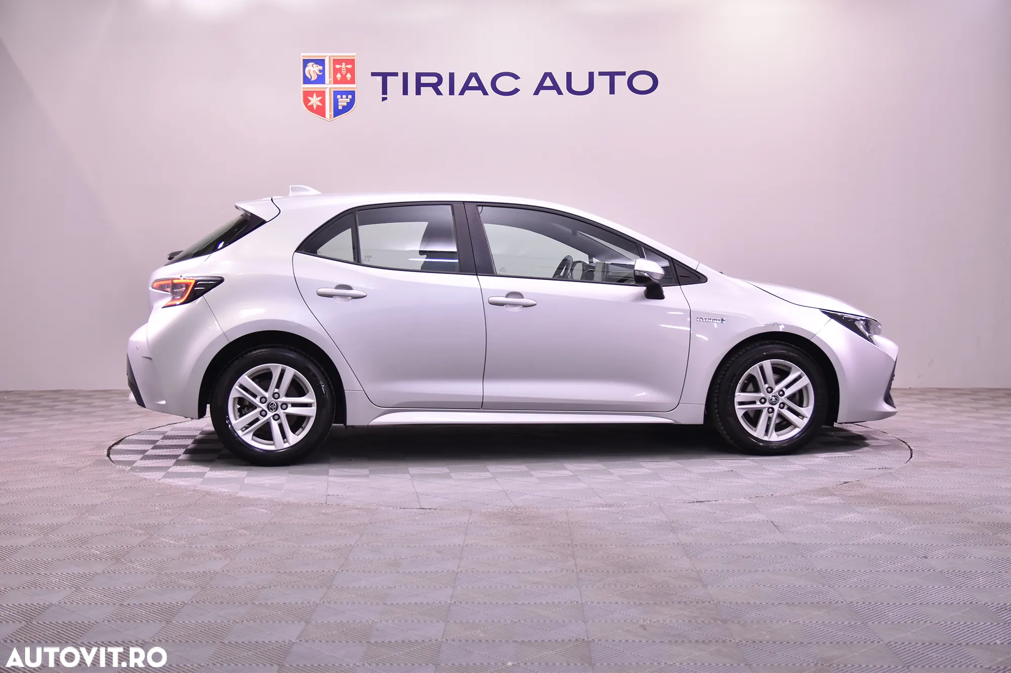 Toyota Corolla 1.8 HSD Business - 6