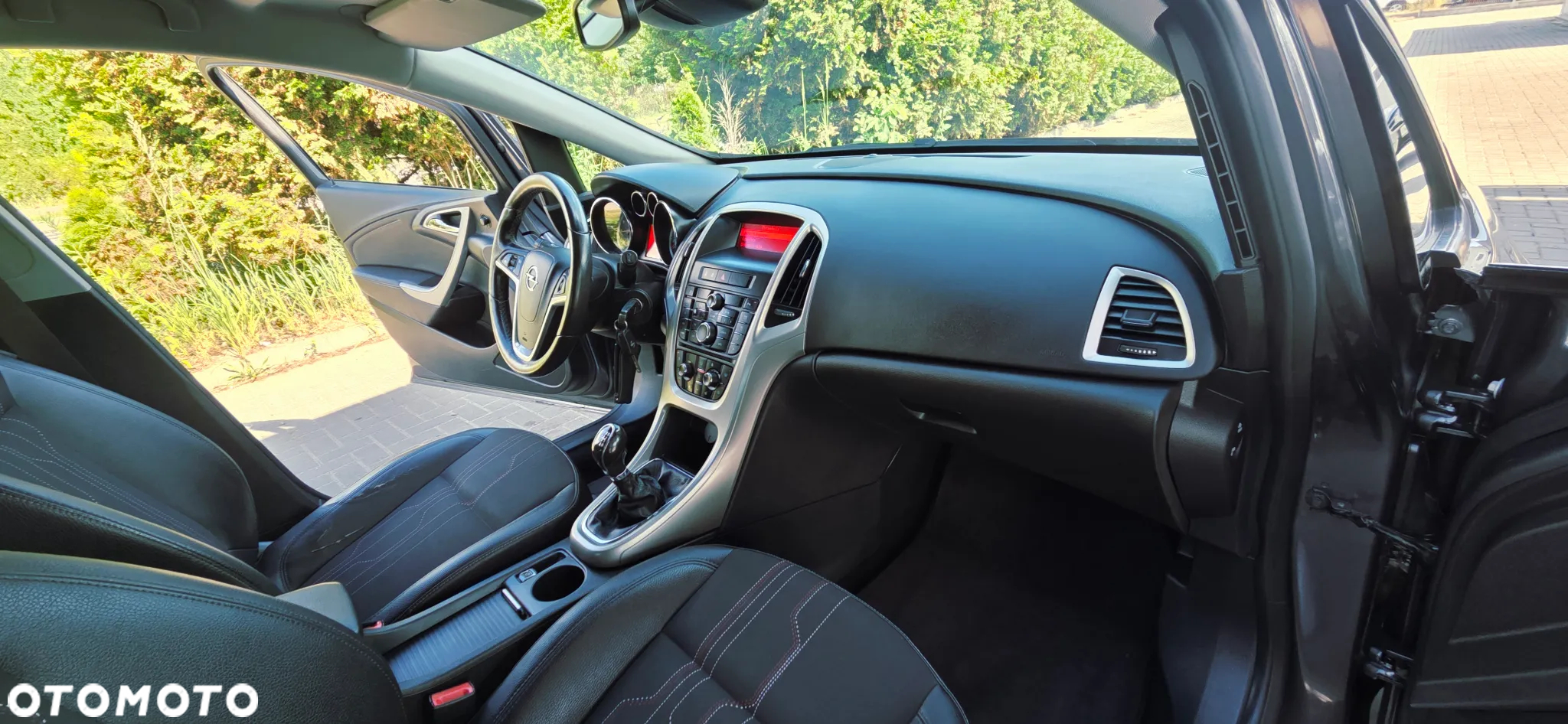 Opel Astra 1.4 Turbo 150 Jahre - 37
