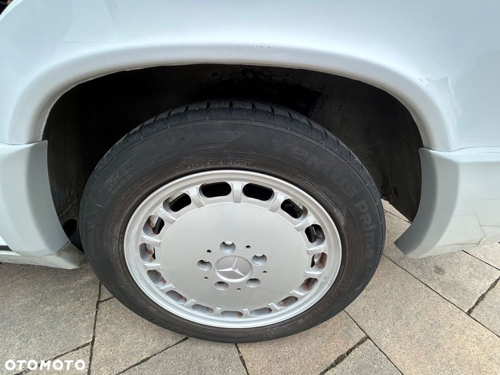 Mercedes-Benz W201 (190) - 13