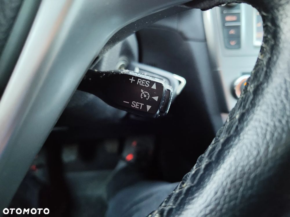 Toyota Avensis 2.2 D-4D Business Edition - 20