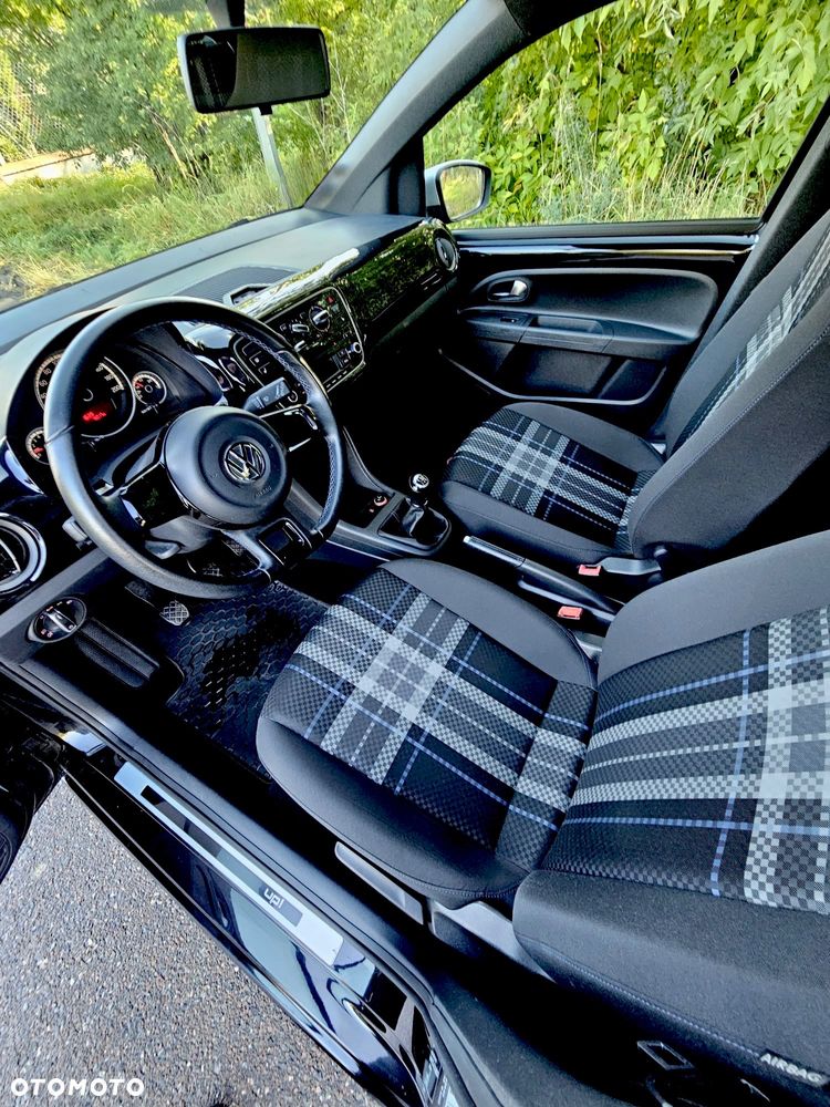 Volkswagen up! club - 26