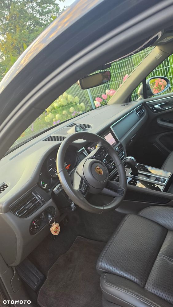Porsche Macan T - 25