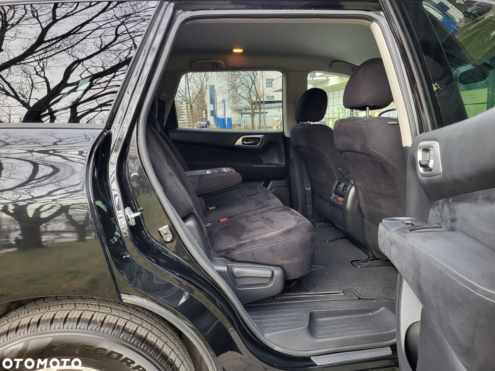 Nissan Pathfinder - 35
