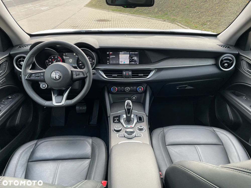 Alfa Romeo Stelvio 2.0 Turbo TI Q4 - 11