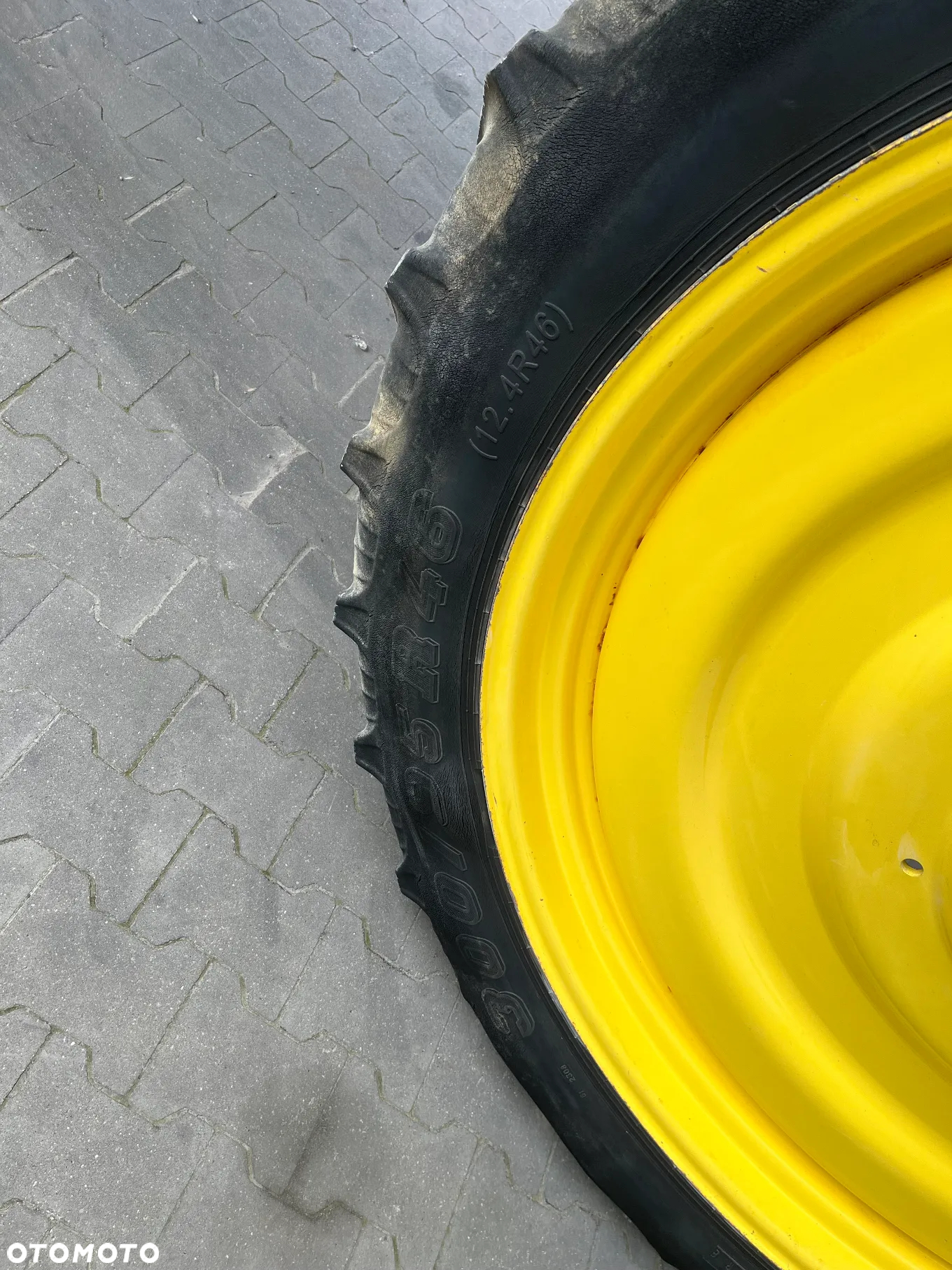 John Deere 832 - 9