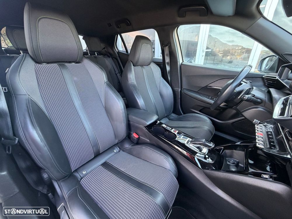Peugeot 2008 1.2 PureTech GT Line EAT8 - 34